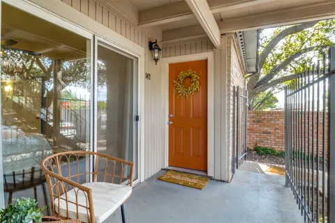5326 Fleetwood Oaks Avenue #147