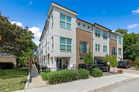 6319 Richmond Avenue #107