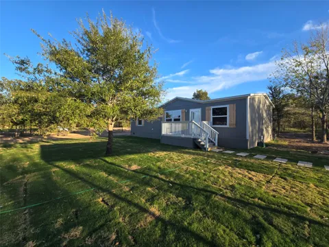1922 County Road NW