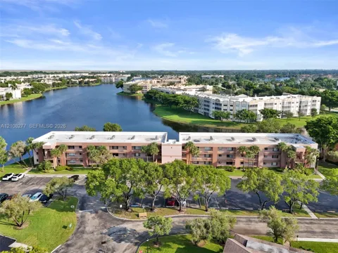 7466 Ashmont Cir #303
