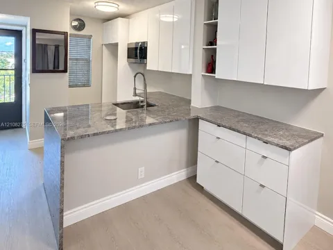 2226 Cypress Bend Dr #409