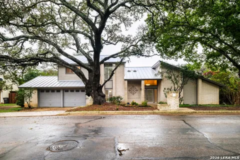318 Country Wood Dr