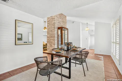 13067 Hunters Cir