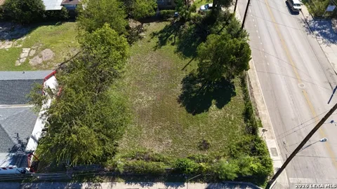 1753 W Poplar