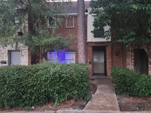 1404 Walnut Bend Lane #23