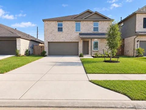 2706 Crested Creek Lane
