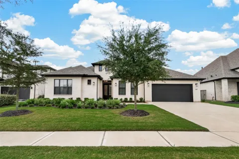 4910 Creekbend Drive