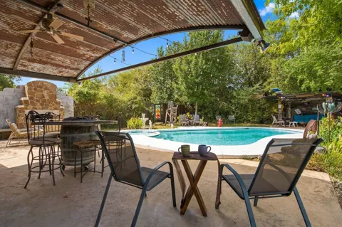 1016 Meadows Drive