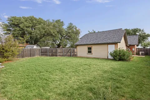 3302 Ivanhoe Lane