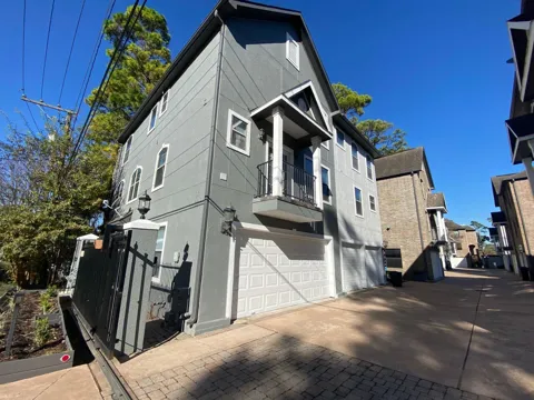 3710 Sherwood Lane #101
