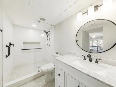 449 Harris Street #102L