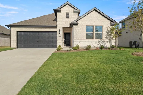 2113 Maple Ridge Drive