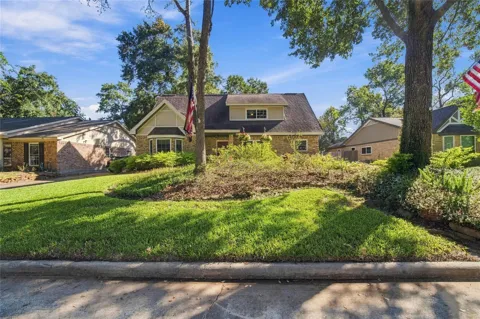 3222 Knoll Manor Drive