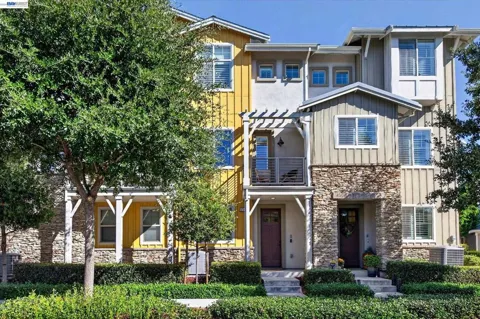 375 Basswood Cmn #10