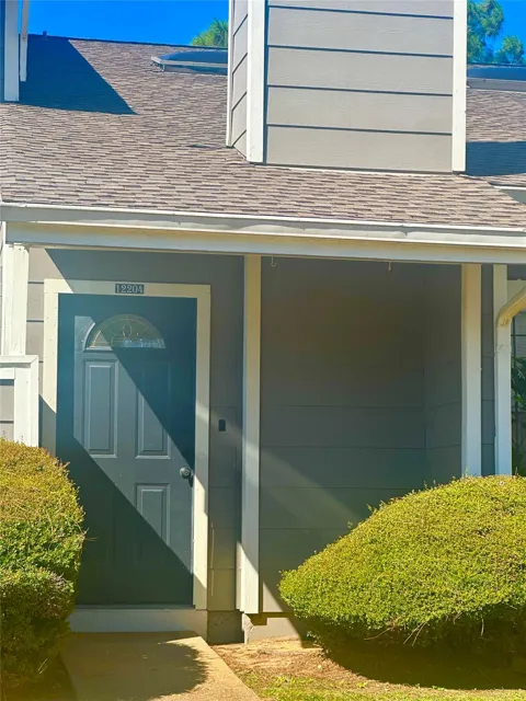 12204 Coppertree Lane