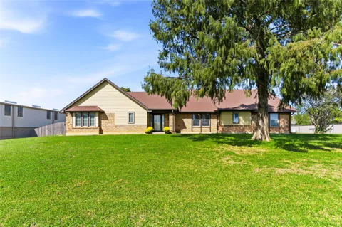 910 W Highway 67