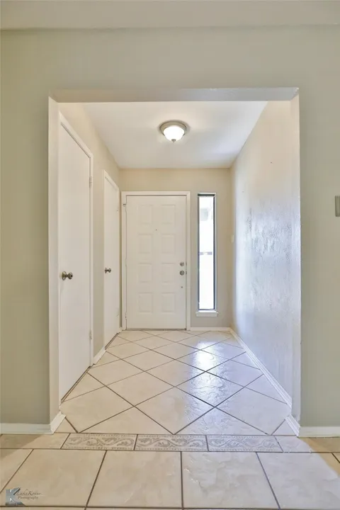 5202 Shady Glen Lane
