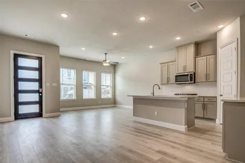 4713 Corriente Vista Lane
