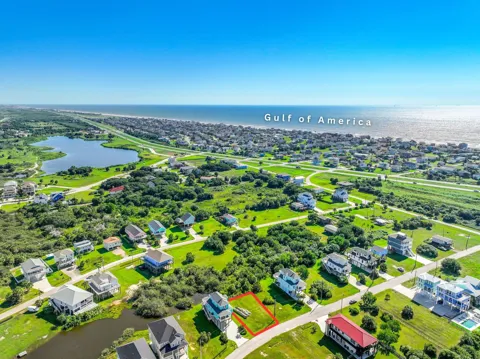 3821 El Lago