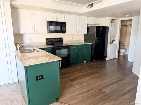 992 S Dearborn Way #12