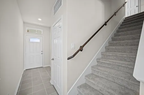 1369 Mixander Way