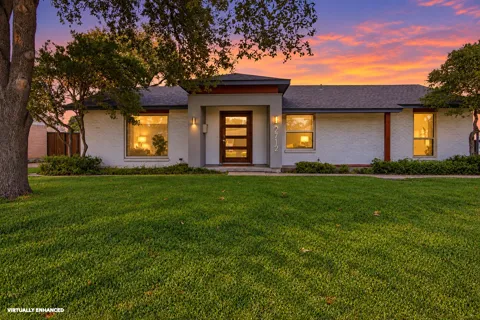 2712 Beechmont Place