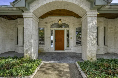 203 Senisa Drive
