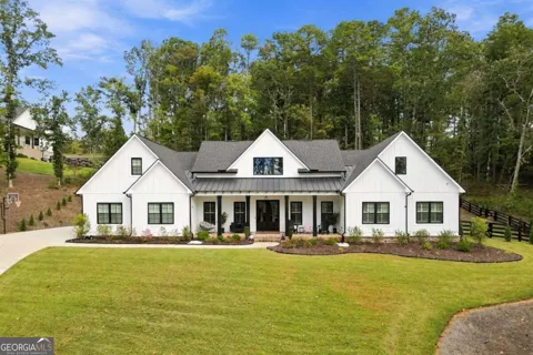 884 Oxford RD