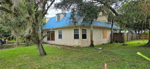 400 Peninsula Dr
