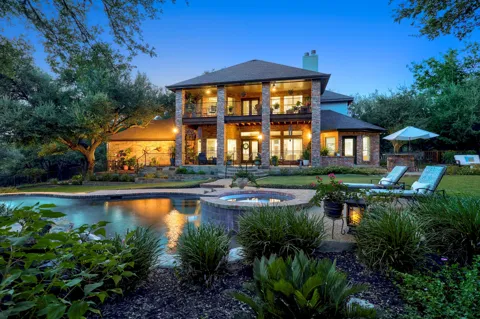 104 Melanie Cove