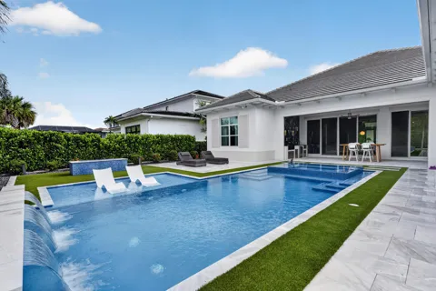 9372 Coral Isles Circle
