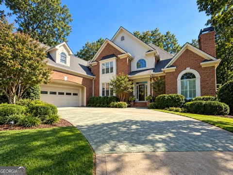 1570 Hatteras TRL