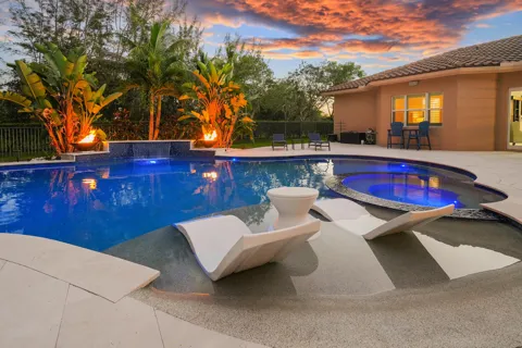 7630 Maywood Crest Drive