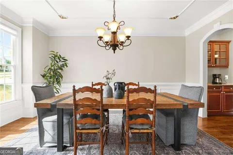 909 Landsdowne CV