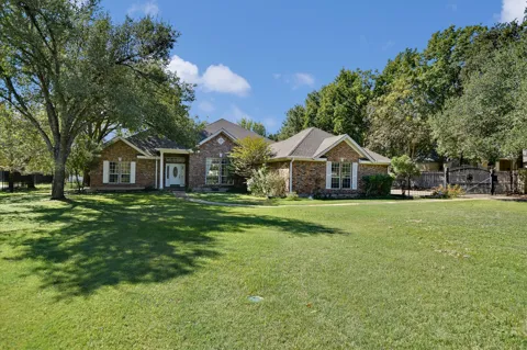2114 Live Oak Circle