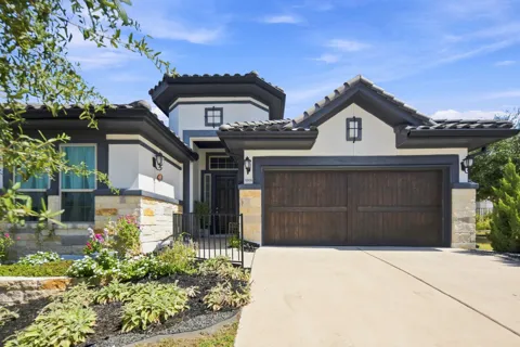 9906 Bayshore Bend