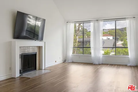 1900 Vine Street #403
