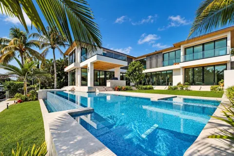 770 Lake Rd