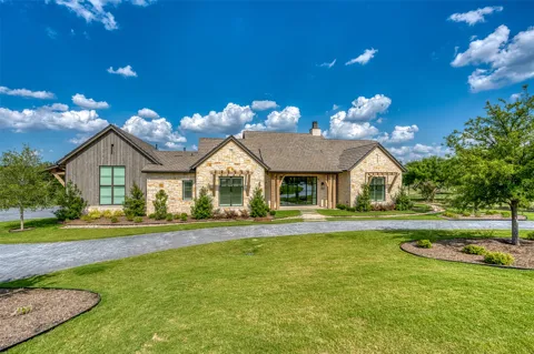 816 The Trails Parkway