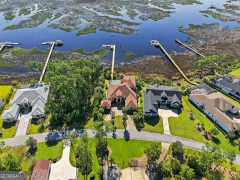 102 Island LNDG