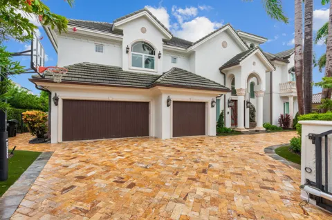 2200 INTRACOASTAL DRIVE