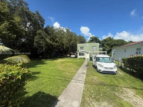 337 NW 48th St