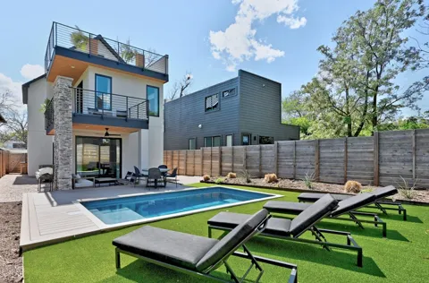 2510 E 4th Street #2