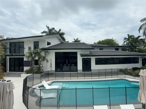 451 Center Island Dr
