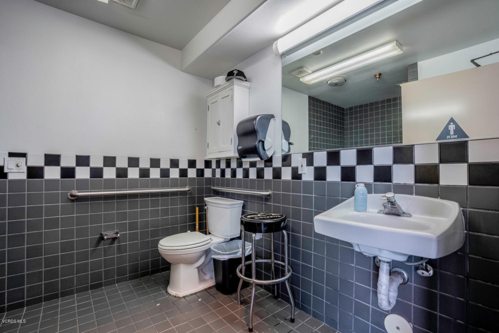 235 Quail Court Santa Paula, CA 93060