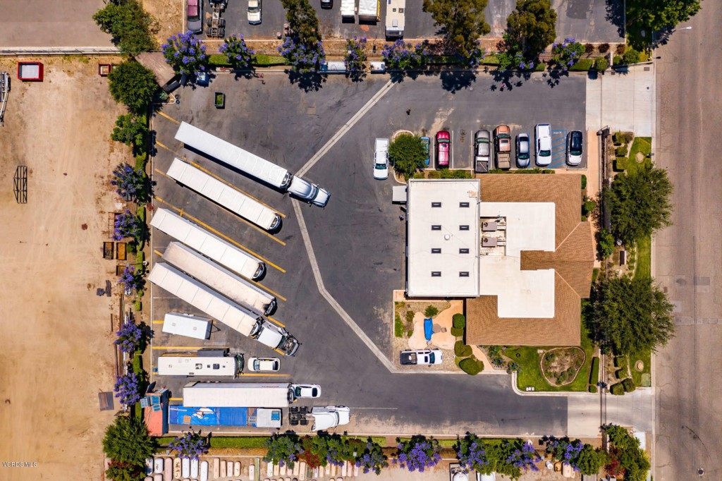 235 Quail Court Santa Paula, CA 93060