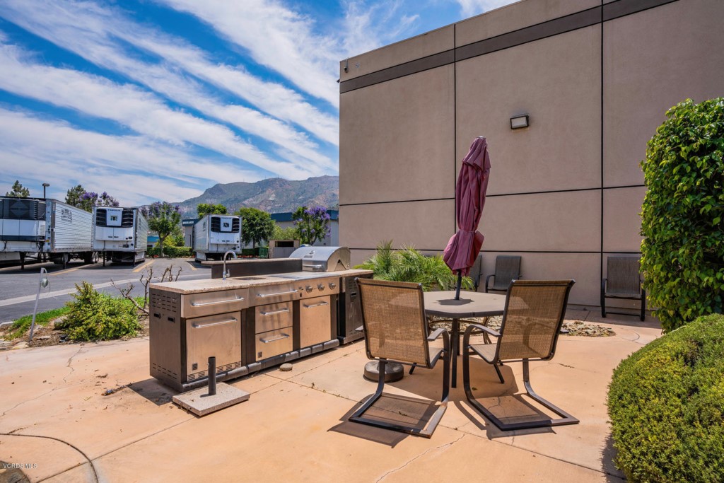 235 Quail Court Santa Paula, CA 93060