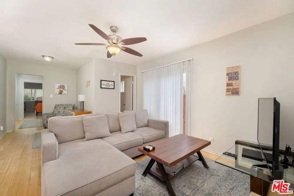 11 20TH AVENUE Venice, CA 90291