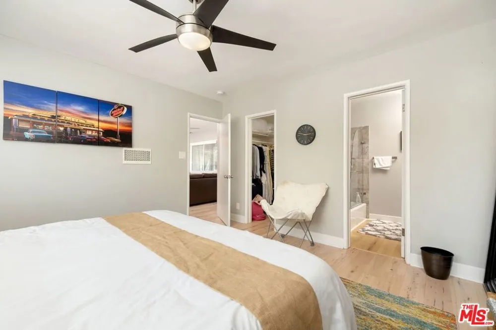 11 20TH AVENUE Venice, CA 90291