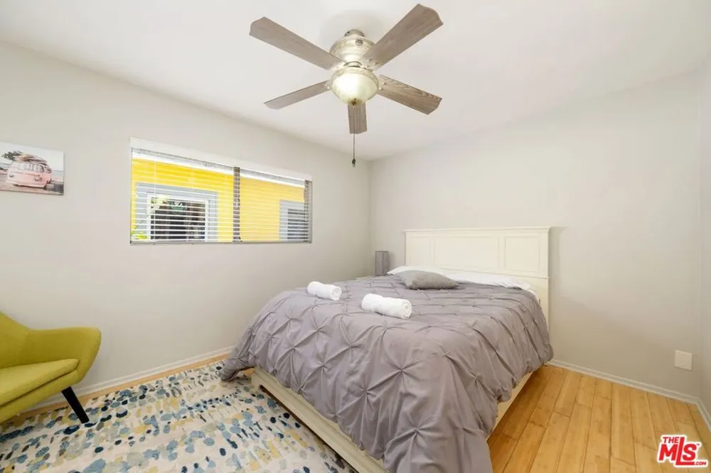11 20TH AVENUE Venice, CA 90291
